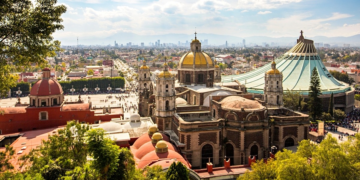 Базиліка Святої Діви Гваделупської в Мехіко