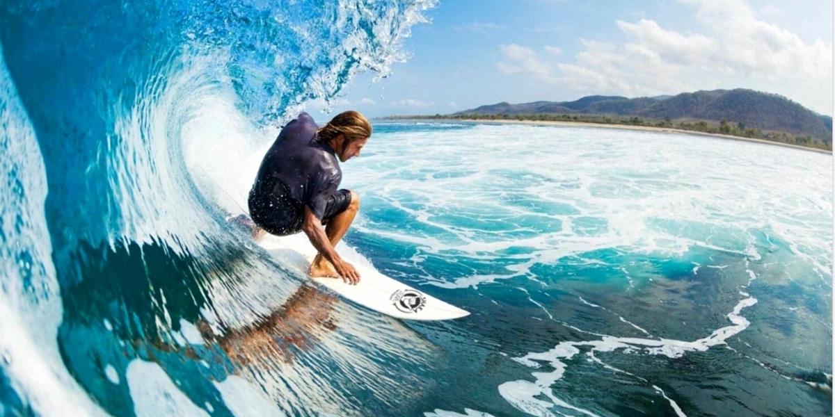 Високі хвилі Шрі-Ланки - рай для любителів активних розваг на воді