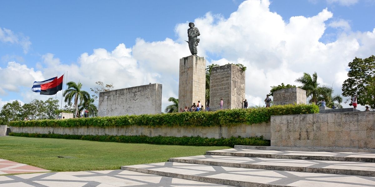Пам'ятник Че Геварі в містечку Санта-Клара